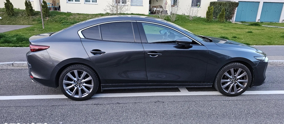 Mazda 3 cena 110000 przebieg: 49000, rok produkcji 2021 z Łódź małe 254